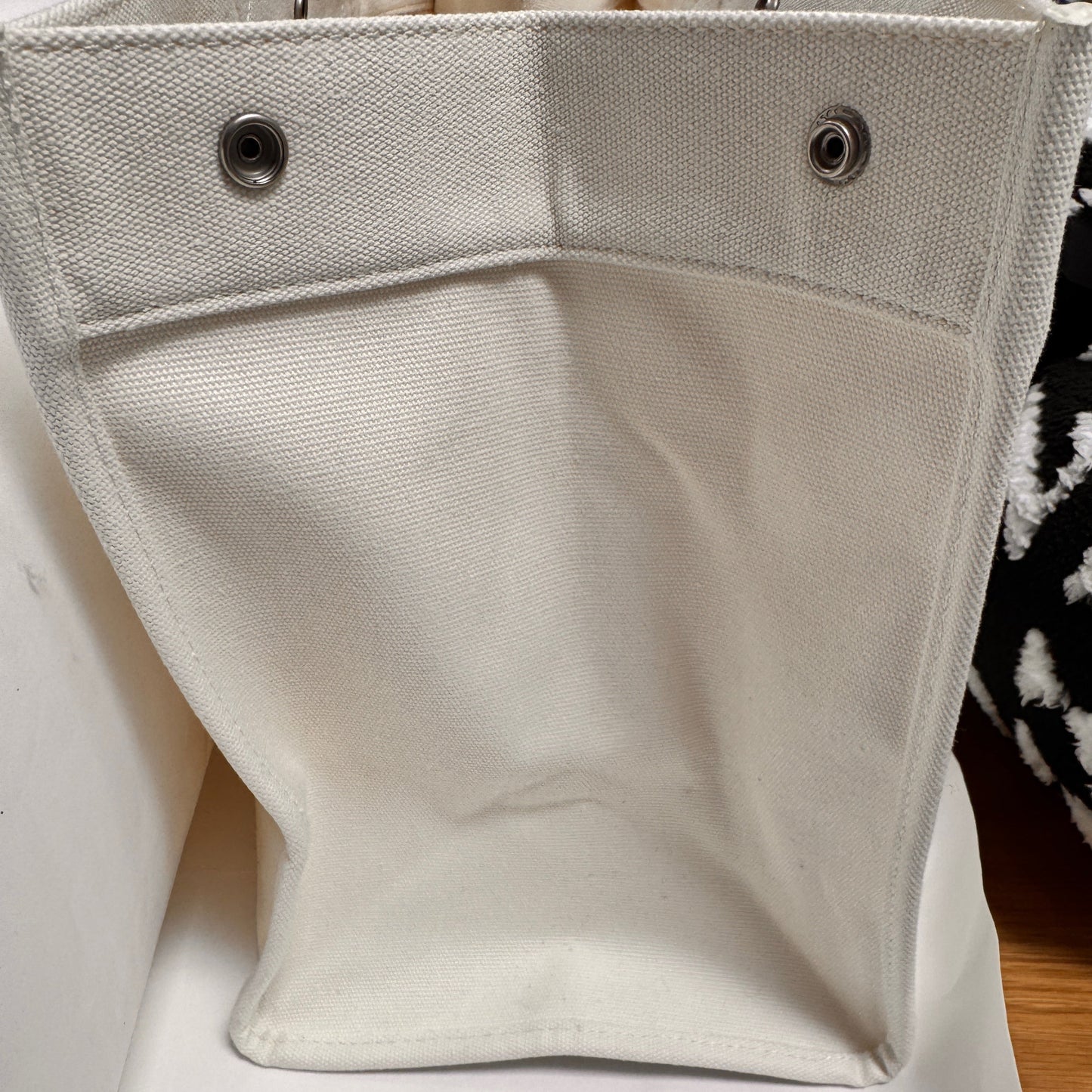 The Ritz Land Roving Tote Bag - RT866
