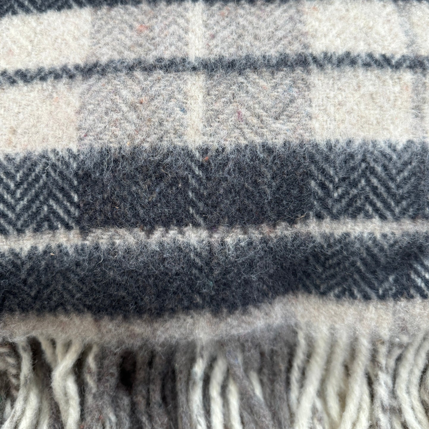 Woolly Bully Throw - RT808