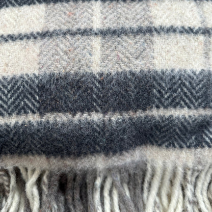 Woolly Bully Throw - RT808
