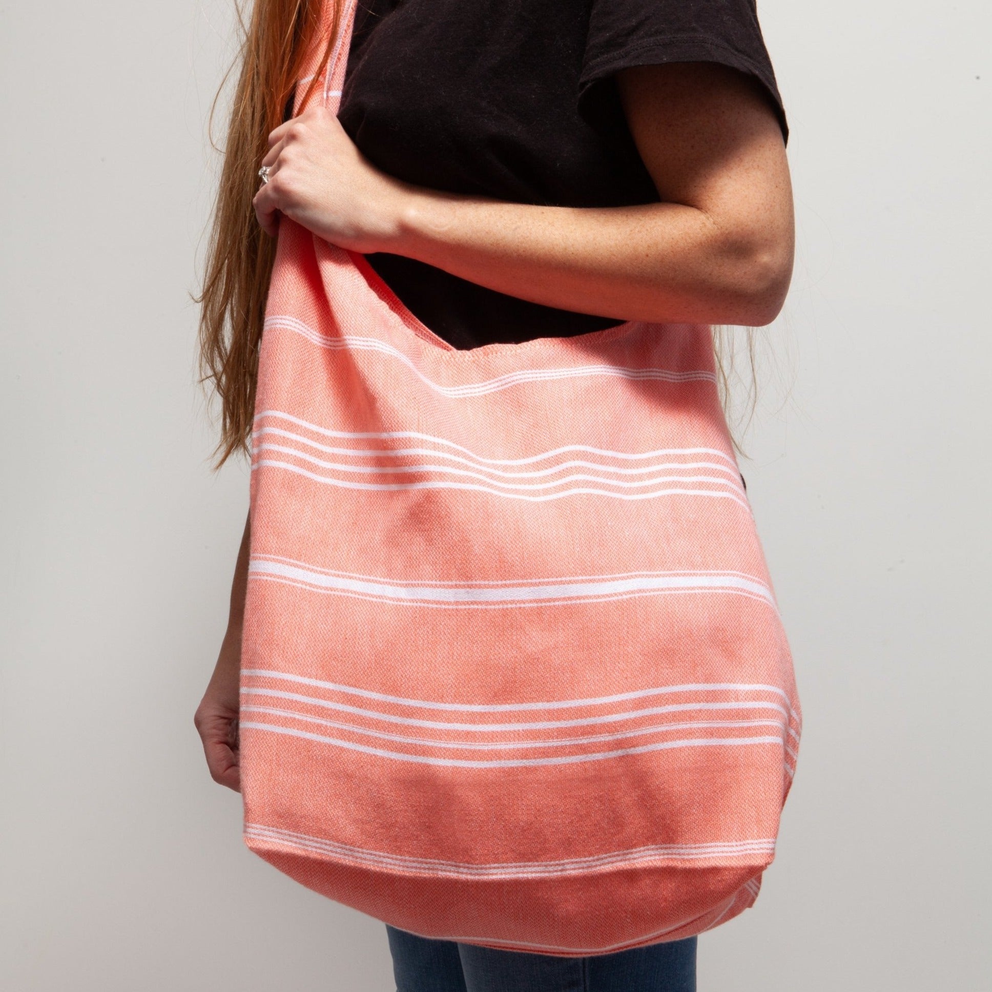 Essential  Messenger Bag