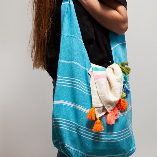 Essential  Messenger Bag